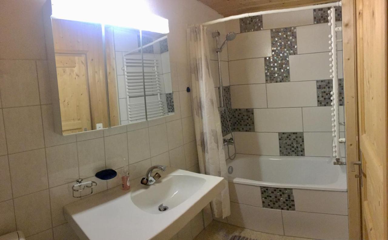 Bnb Guesthouse Lusi Frauenkirch Dış mekan fotoğraf